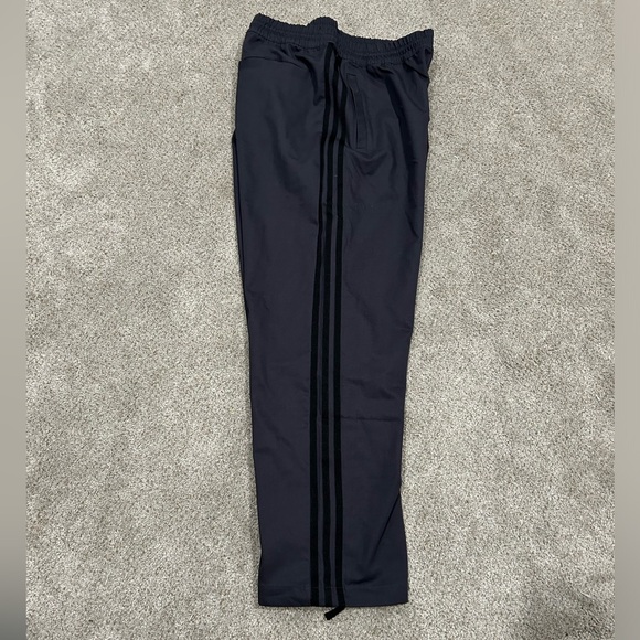 Adidas loose fit track pant - Picture 4 of 6
